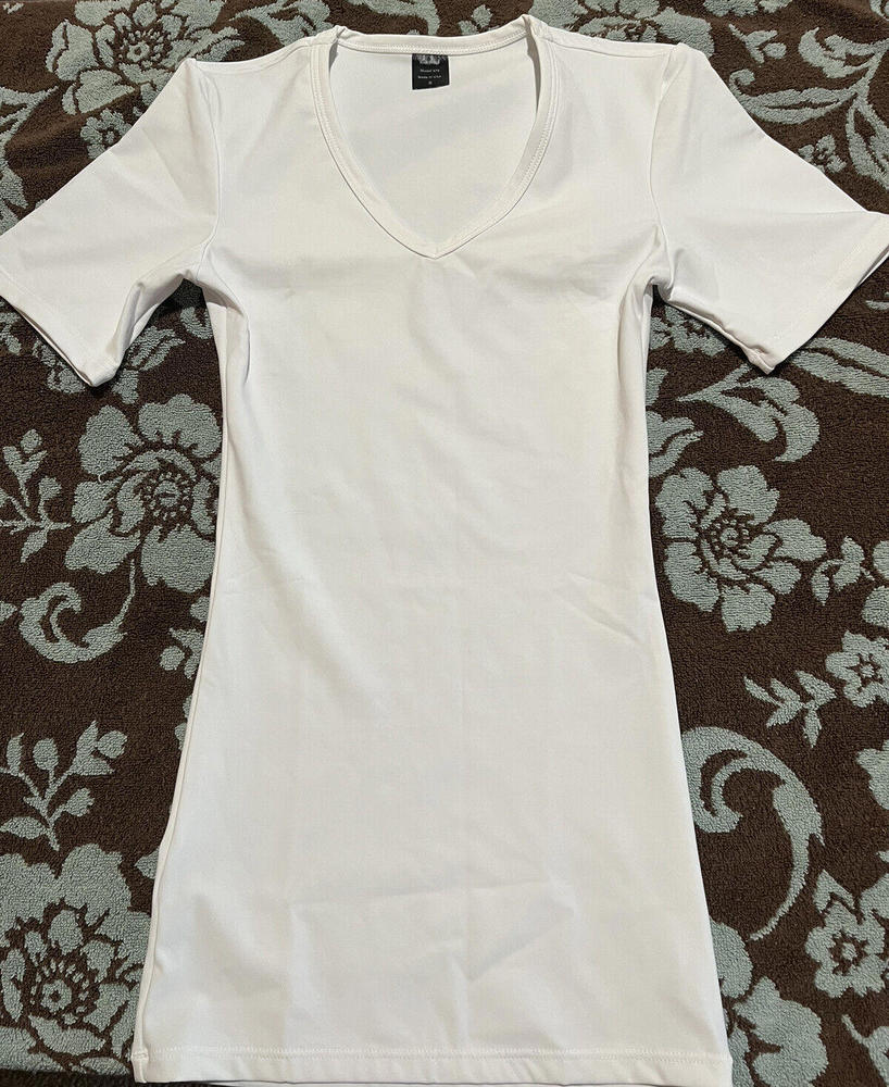 New Women’s Athletic White Tee Small